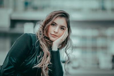 透明感がある女性の特徴は?モテる理由や透明感の出し方を解説!