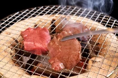神戸・三宮で「厚切り牛タン」食べ放題　「神戸 和牛タン次郎」がオープン