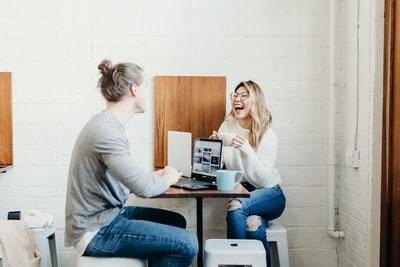デリカシーのない人の特徴は？上手な付き合い方を解説！