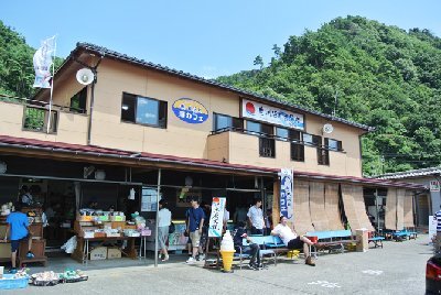 海の透明度がハンパない！笹川流れで遊覧船観光とグルメを楽しもう！