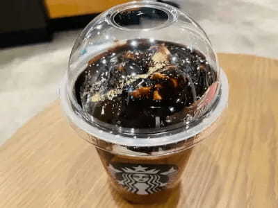 スタバ新作「オペラ フラペチーノ」は至福のチョコレート感！バレンタインを盛り上げる1杯