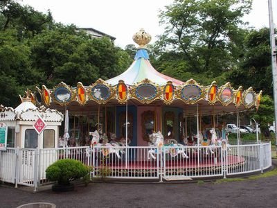 長野／小諸市動物園のペンギン餌付けが意外（？）に面白い！