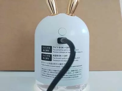 ダイソーで見つけた! かわいいウサギの耳の加湿器を使ってみた