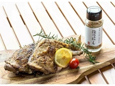 焚き火をしながら焼肉も楽しむ！お肉を美味しく焼くおすすめアイテムやコツもご紹介！