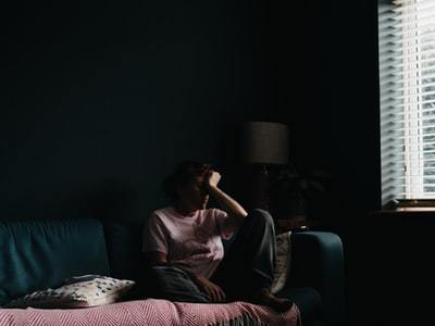 一人暮らしが寂しいと感じる瞬間は?寂しさを解消する対処法をご紹介!