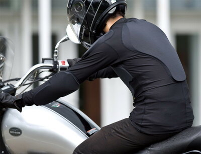 夏バイクにはインナープロテクターが必須！おしゃれを叶えるおすすめモデルもご紹介！
