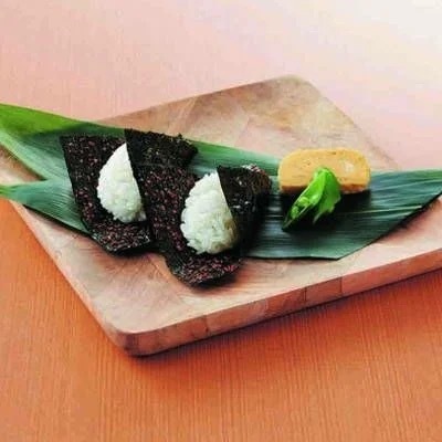 ギフトにもおすすめ！クラシカルをテーマに、ビンテージ調のミッキーがデザインされた山本海苔店「具付のり、のりチップス、海苔せんべい」1月18日（水）より販売