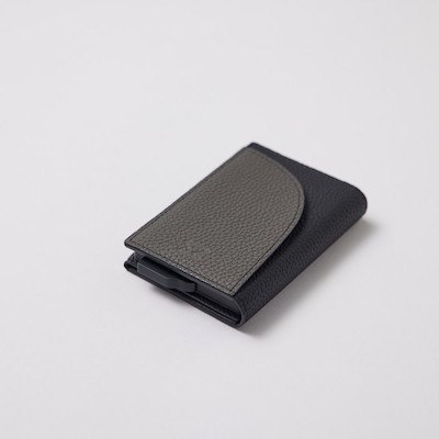 あれ、カードがなかなか出ない…と会計時に慌てない！キャッシュレス派に「スマートカードウォレット」が使えそう