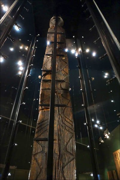 “ビーバーの歯で彫られた” 世界最古の木彫り像「シギルの偶像」とは