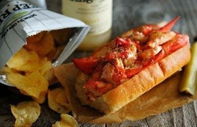 「LUKE’S LOBSTER」が春を盛り上げる!香川県産「さぬきのめざめ」使用の「ISETAN アスパラ&キャビアのロブスターロール」を4月19日(水)より新発売