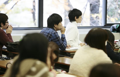 【ケースワーカー】とは？必要な資格や仕事内容について詳しく解説！