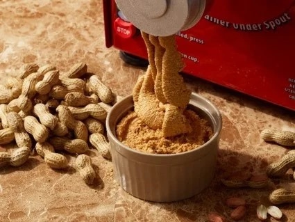 いちごと国産ピーナッツの出会いの春。Doré（ドレ）より「ドレ・いちごサンデー」が新発売