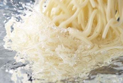 「シェイクうどん」「うどん弁当」定番の「うどん」選べる3つのカテゴリーから冷うどん総勢17種が勢ぞろい！ひんやりさっぱり『豚しゃぶおろしレモンシェイクうどん』 7月24日（水）より新登場