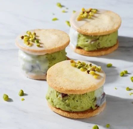 【Now on Cheese♪】幾重にも重なるチーズとナッツ「ヴェリーヌチーズケーキ」がルミネ新宿店限定で登場