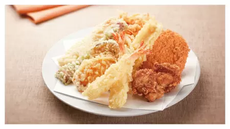 はなまるうどん、うどん1杯につき「天ぷら1品無料」キャンペーン開始