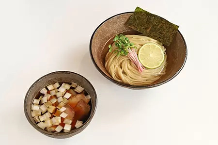 JR尼崎駅にラーメン店「メンヤニューオルド」オープン！ メインは鶏×水の清湯スープ