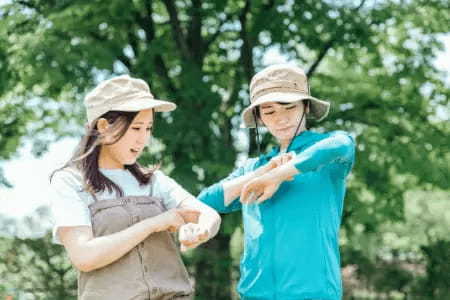 最強のおすすめ虫よけグッズを一挙紹介 しっかり対策して夏の虫を追い払おう