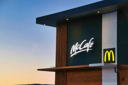 「マックデリバリー」使ってる?ほかのデリバリーサービスとの違いを紹介!