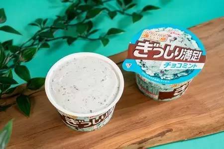 ファミマ史上初の「チョコミントフェア」開催、全9種類を数量限定で