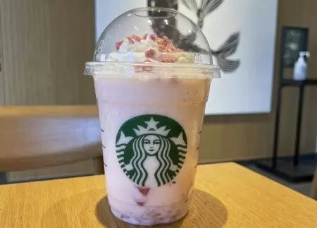 スタバ新作「さくら 咲くサク フラペチーノ」は“春”を感じて心が弾む！いろいろな食感が楽しめる