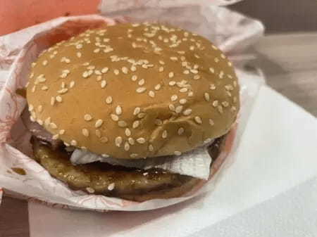マクドナルド新作「瀬戸内レモンタルタルベーコンてりたま」実食！爽やかさとジューシーさが楽しめる