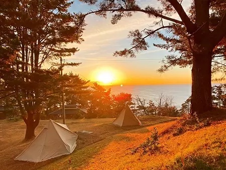 宮城県の海が見えるキャンプ場、Wi-Fi完備でワーケーションも快適