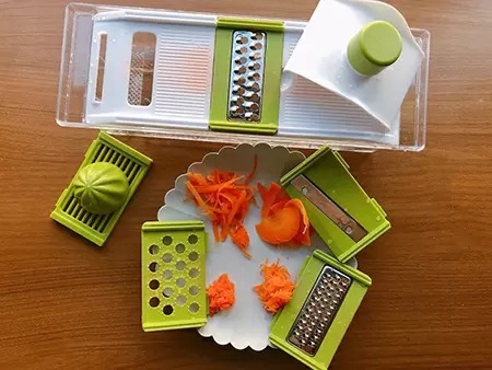 ダイソーの5wayスライサーで野菜のカットが超簡単に! メリット・デメリットを正直レポ