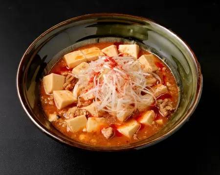 新潟らーめん「無尽蔵」で「辛みそ麻婆麺」、5種類の香辛料で辛さ・しびれ・コク