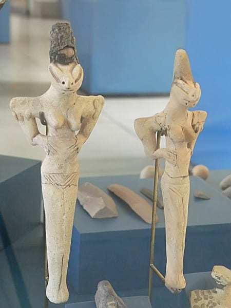7000年前のメソポタミア先史文化の遺跡で発見された「リザードマン像」の謎