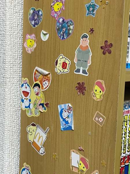 タンスのシールは「子育ての象徴」　今も昔も変わらない育児あるある