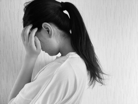 生きてるだけでしんどい…と思ってしまう瞬間や理由は?心を軽くする方法を紹介