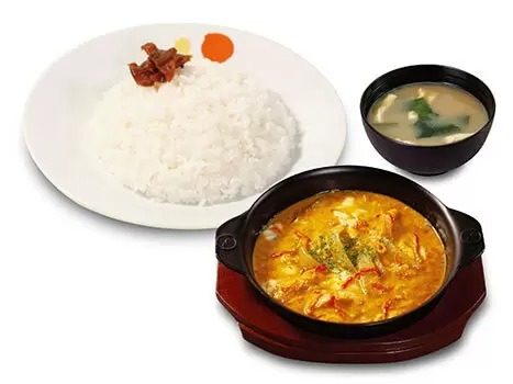 松屋でタイの「プーパッポンカレー」復活!3月28日10時から発売