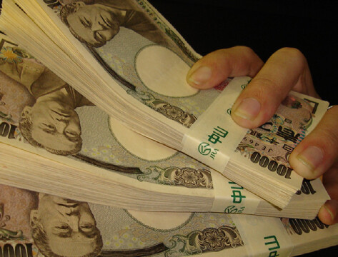 JRA日本ダービーは“長澤まさみ馬券”で一攫千金？ かつては笑福亭鶴瓶でも大的中！