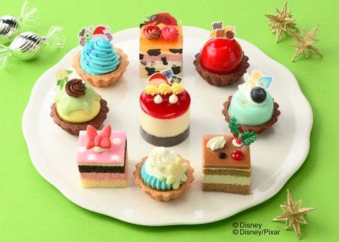 【銀座コージーコーナー】毎年大人気！クリスマス限定、ディズニーデザインのプチケーキアソート。今年はピクサー映画のキャラクターが登場！