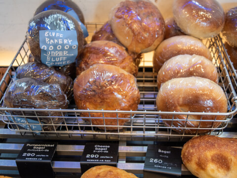 行列ができる人気パン屋「ブラフベーカリー」のおすすめパンを紹介！