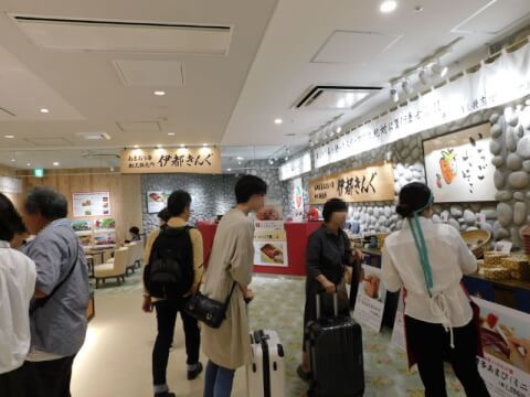 福岡空港で買えるおすすめのお土産20選！定番商品から明太子や絶品カステラなど