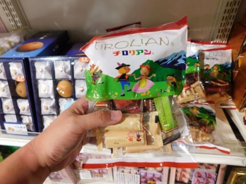 福岡空港で買えるおすすめのお土産20選！定番商品から明太子や絶品カステラなど