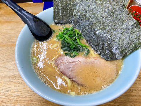 550円の家系ラーメン！「せい家」のおすすめメニューやトッピングを紹介