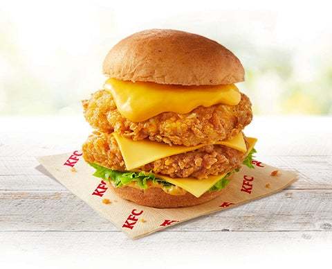 【チーズラバーに愛されたあのバーガーが帰ってくる！】KFC史上最重量チーズソースがあふれる「チーズにおぼれるフィレバーガー」2月1日(水)数量限定販売