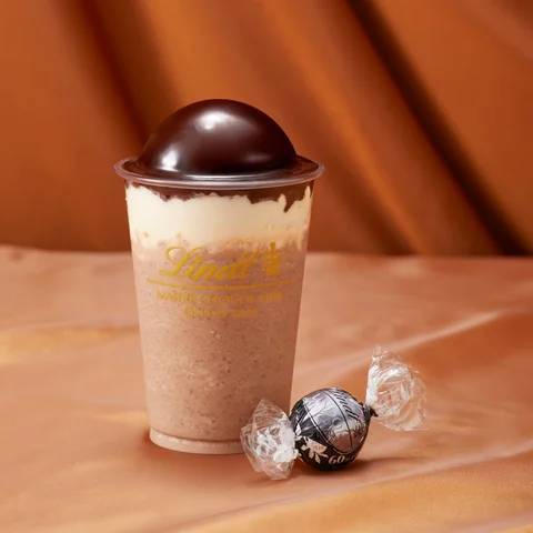 目の前であたたかいチョコレートをとろ~り リンツから「とろけるドーム・オ・ショコラ ドリンク」が1月5日より新登場