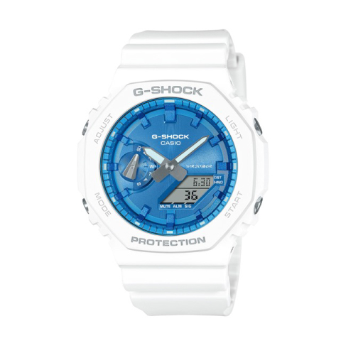 【冬限定の白い“G-SHOCK”が登場】文字盤のメタリックカラーが映えるペアウオッチでおしゃれを楽しもう!