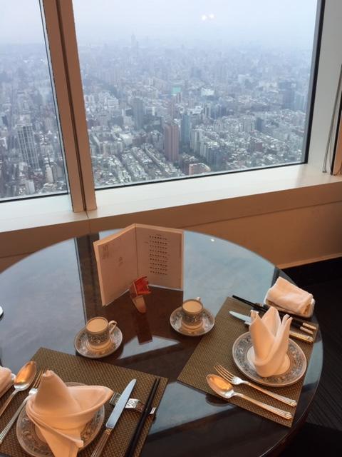 台北101の絶景×美食のコースランチ