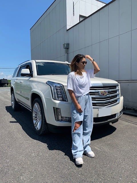 エスカレードがとにかくかっこよくて…♡行きたいデートスポットは「海一択!」の美女とサーフボードを積んでハイウェイドライブ♪