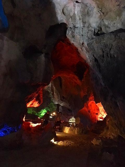ベトナム北部の秘境に感動!中国との国境にある「バンゾックの滝」と神秘的な鍾乳洞「グオムガオ洞窟」
