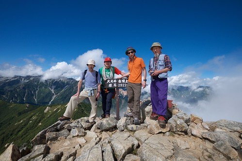 【おとうさんのよも山ばなし】価格差は実力の差なのか？【フリース比較】登山メーカーとユニクロはどう違う？