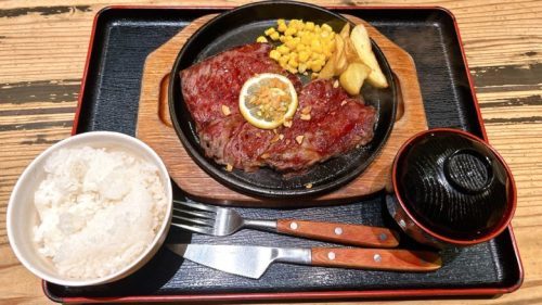 【山鹿市】地元の方に愛されるお好み焼きのお店「たまやん」では何故か価格がバグってるステーキが大人気。