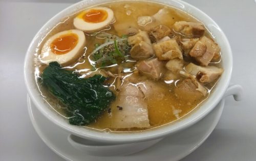 【熊本市中央区】見た目からは想像できない濃厚な清湯スープ＆もっちり麺で満腹間違いないお店、それが「豚珍麺（とんちんめん）熊大前店」