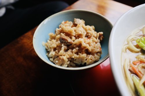 【熊本市中央区】上の裏通りでゆったり、ソーキそばランチを食べられる！～和・ガンセ～