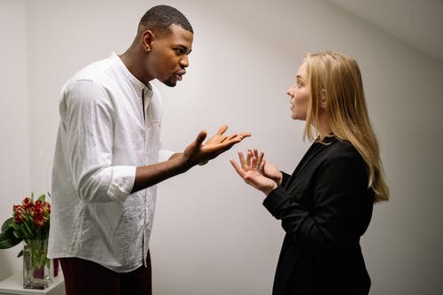 マッチングアプリで会話が続かない人必見！会話が弾む話題ネタ一覧