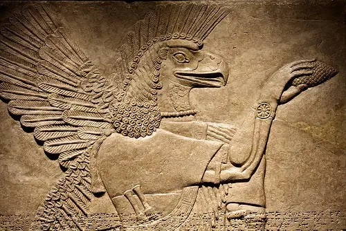 古代アヌンナキの謎「宇宙から来た爬虫類神」だったのか?神話の共通点と不可解なアイテム